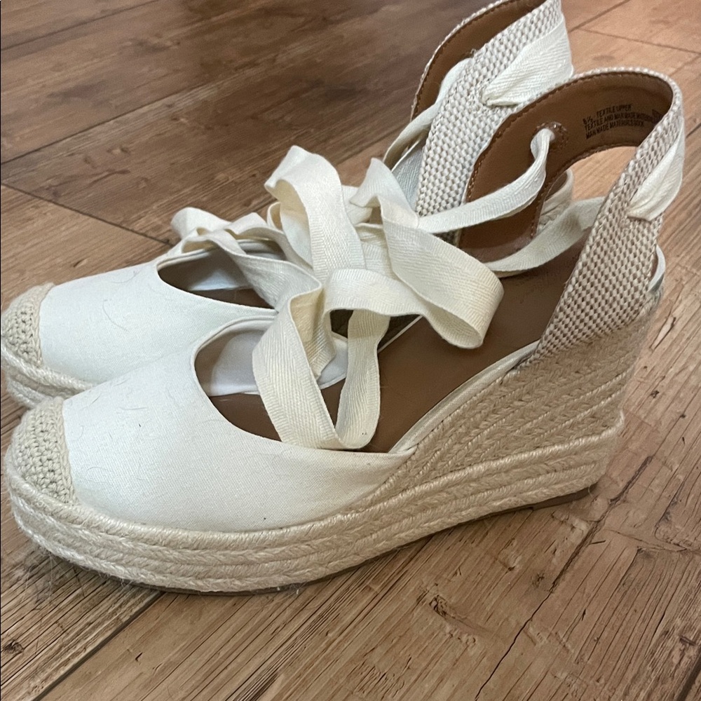 Universal Thread Cream Espadrille Wedges